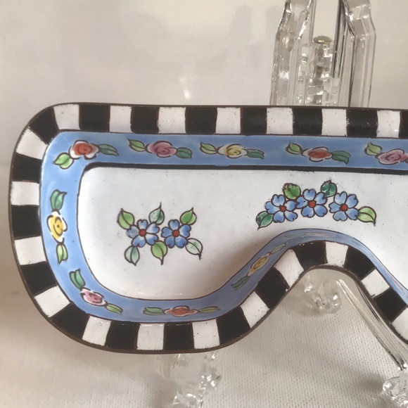 Kelvin Chen Enamel Eyeglass Holder - Picture 3 of 6